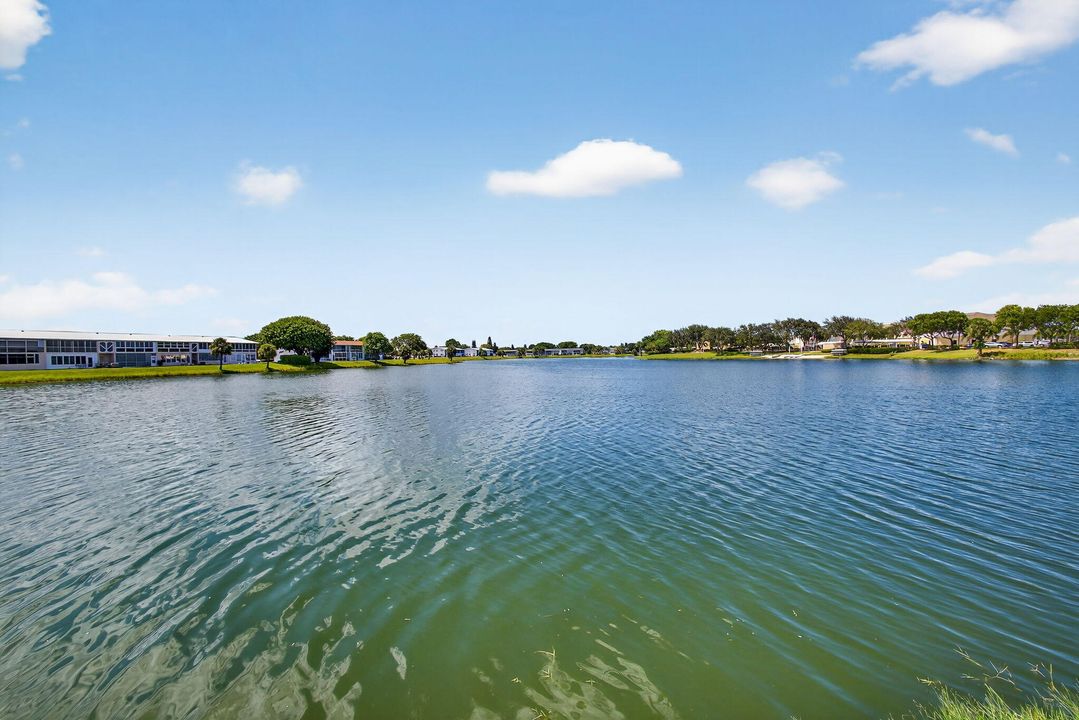 На продажу: $245,000 (1 спален, 1 ванн, 702 Квадратных фут)