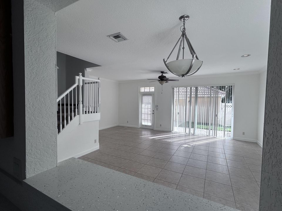 待售: $489,000 (3 贝兹, 2 浴室, 1728 平方英尺)