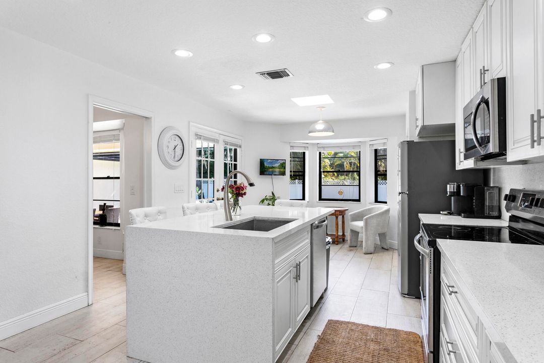 For Sale: $735,000 (3 beds, 2 baths, 2268 Square Feet)