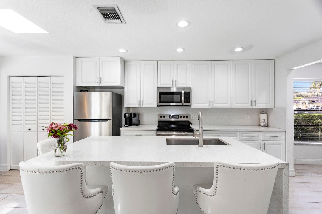 For Sale: $735,000 (3 beds, 2 baths, 2268 Square Feet)