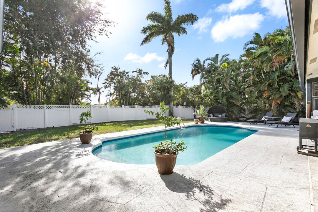 For Sale: $735,000 (3 beds, 2 baths, 2268 Square Feet)