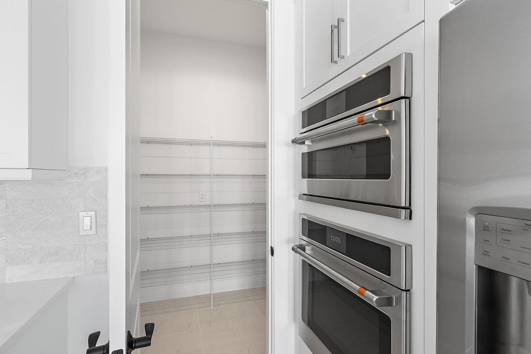 В аренду: $5,150 (4 спален, 4 ванн, 3000 Квадратных фут)