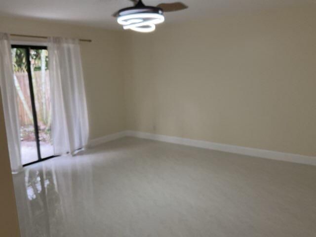 合同活跃: $2,800 (2 贝兹, 2 浴室, 1448 平方英尺)