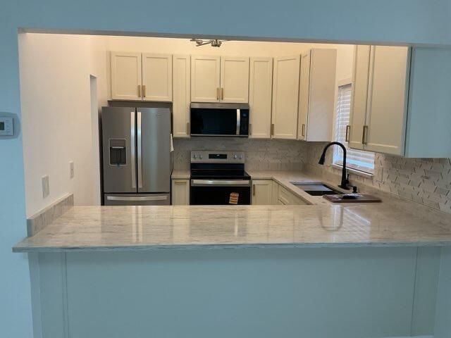 合同活跃: $2,800 (2 贝兹, 2 浴室, 1448 平方英尺)