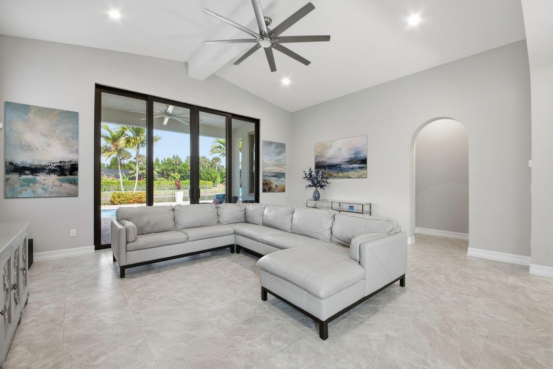 For Sale: $1,350,000 (4 beds, 4 baths, 3252 Square Feet)