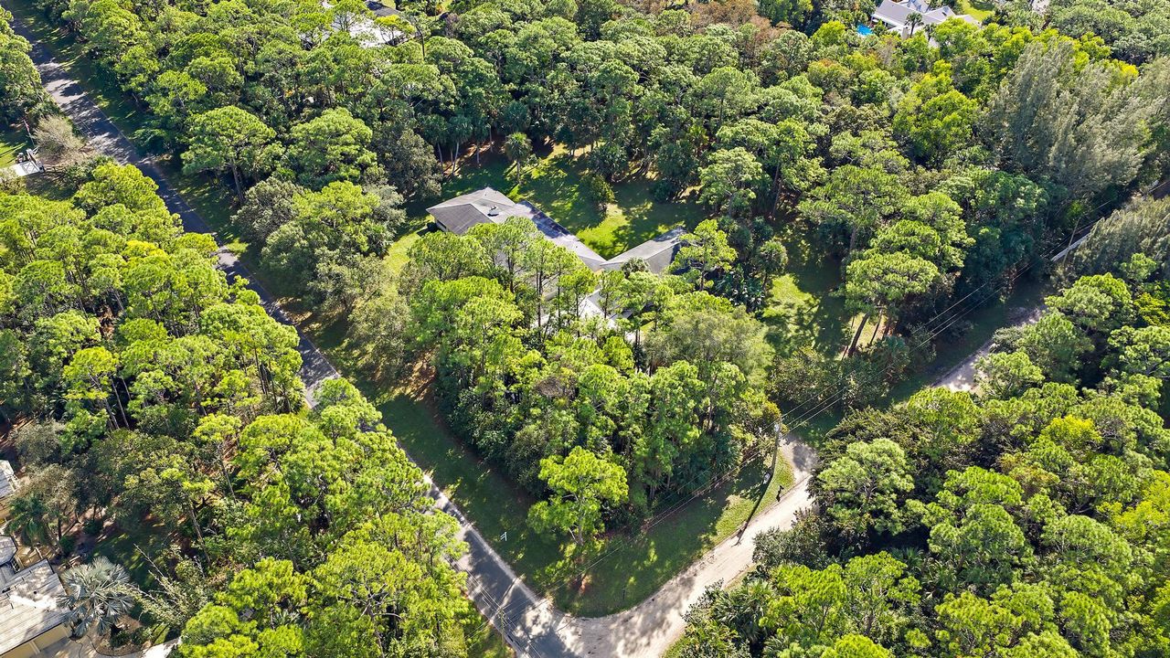 For Sale: $989,000 (4 beds, 3 baths, 2405 Square Feet)