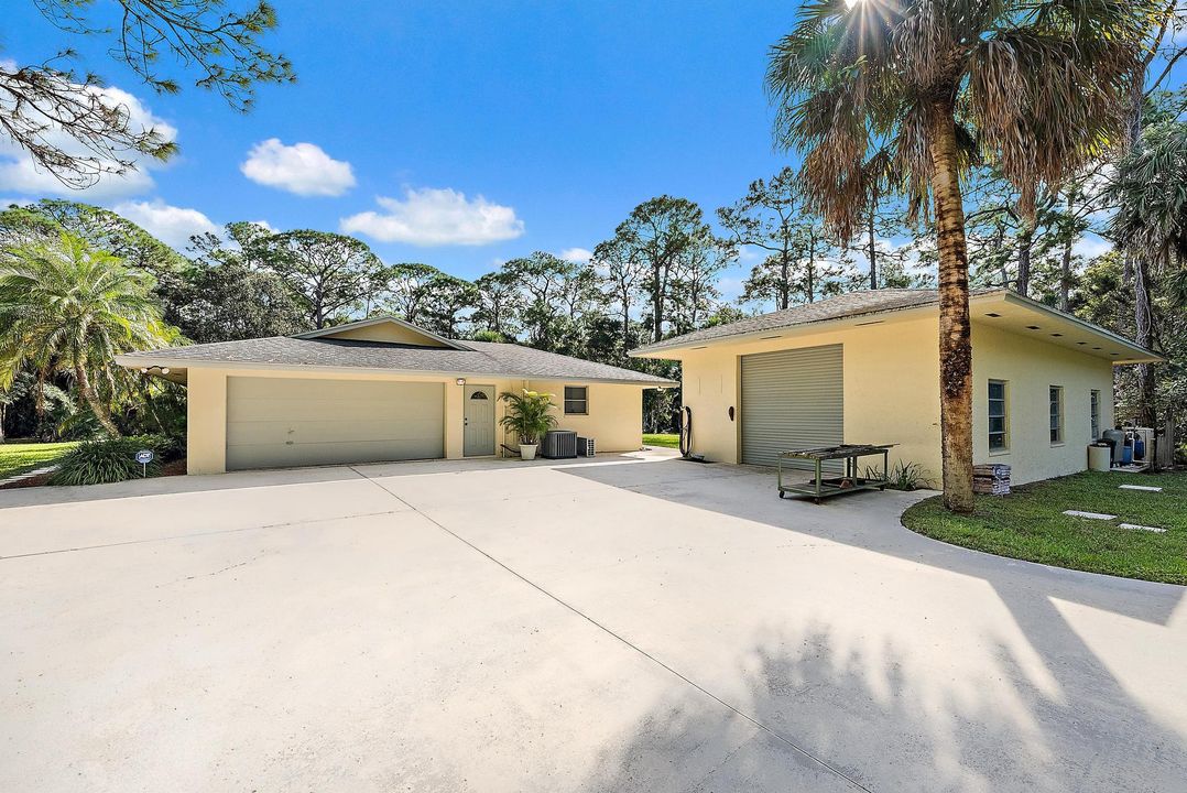 For Sale: $989,000 (4 beds, 3 baths, 2405 Square Feet)