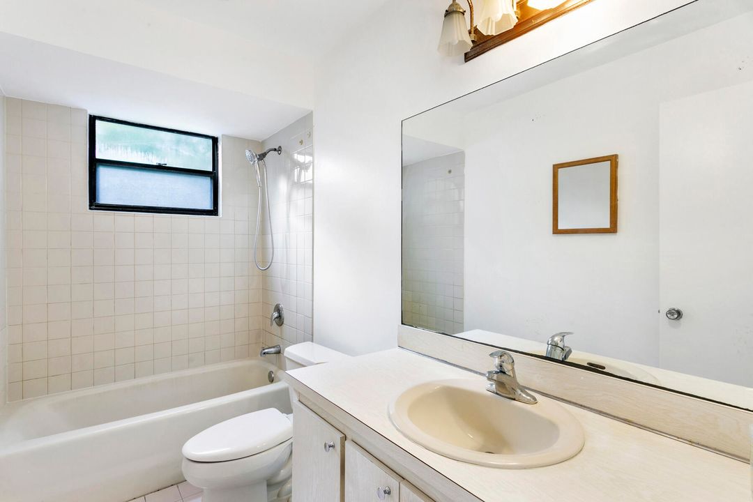 For Sale: $594,000 (4 beds, 2 baths, 1559 Square Feet)