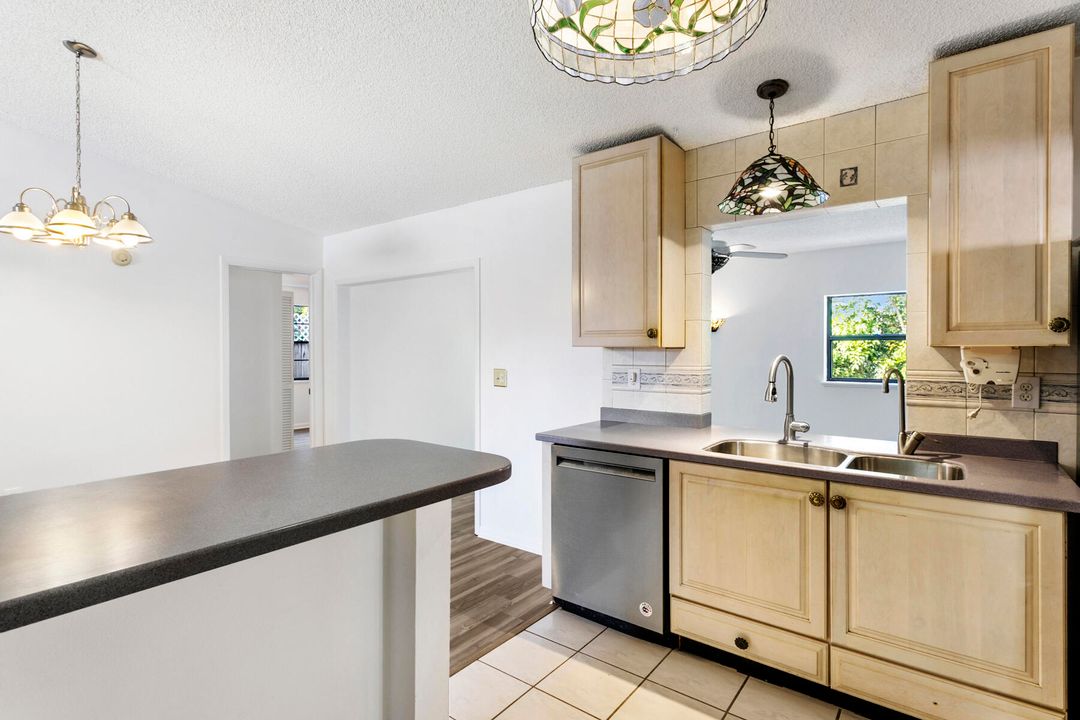 For Sale: $594,000 (4 beds, 2 baths, 1559 Square Feet)