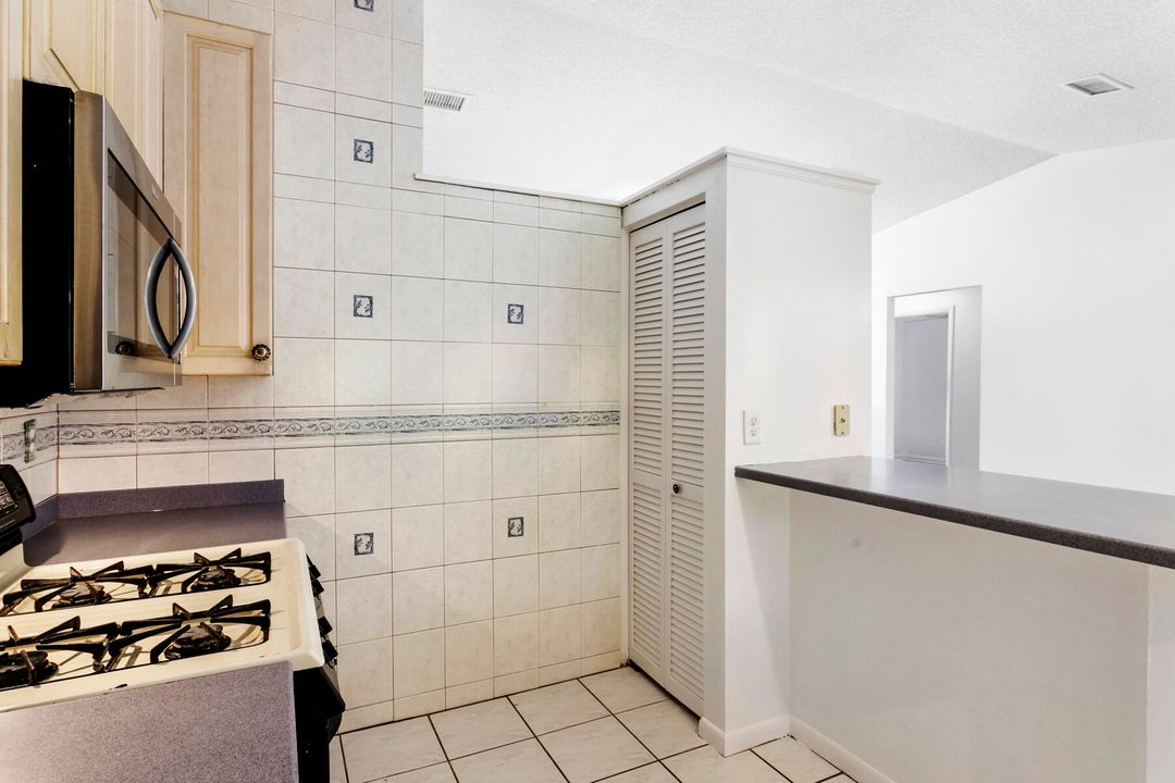 For Sale: $594,000 (4 beds, 2 baths, 1559 Square Feet)