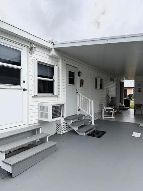 For Sale: $129,900 (3 beds, 2 baths, 1298 Square Feet)