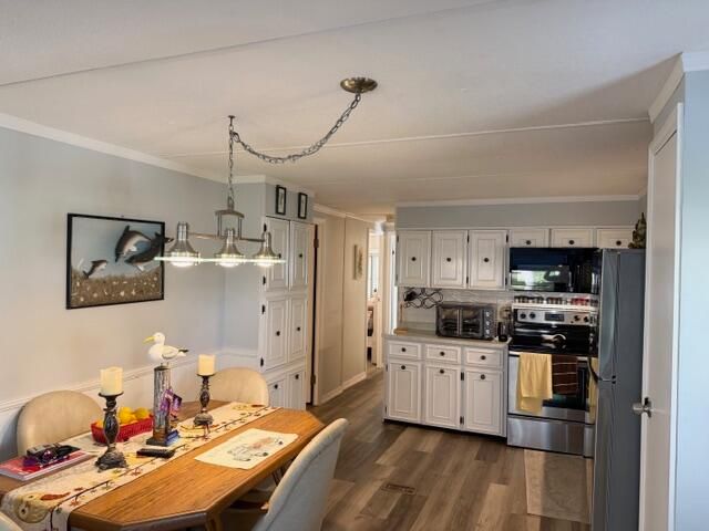 For Sale: $129,900 (3 beds, 2 baths, 1298 Square Feet)