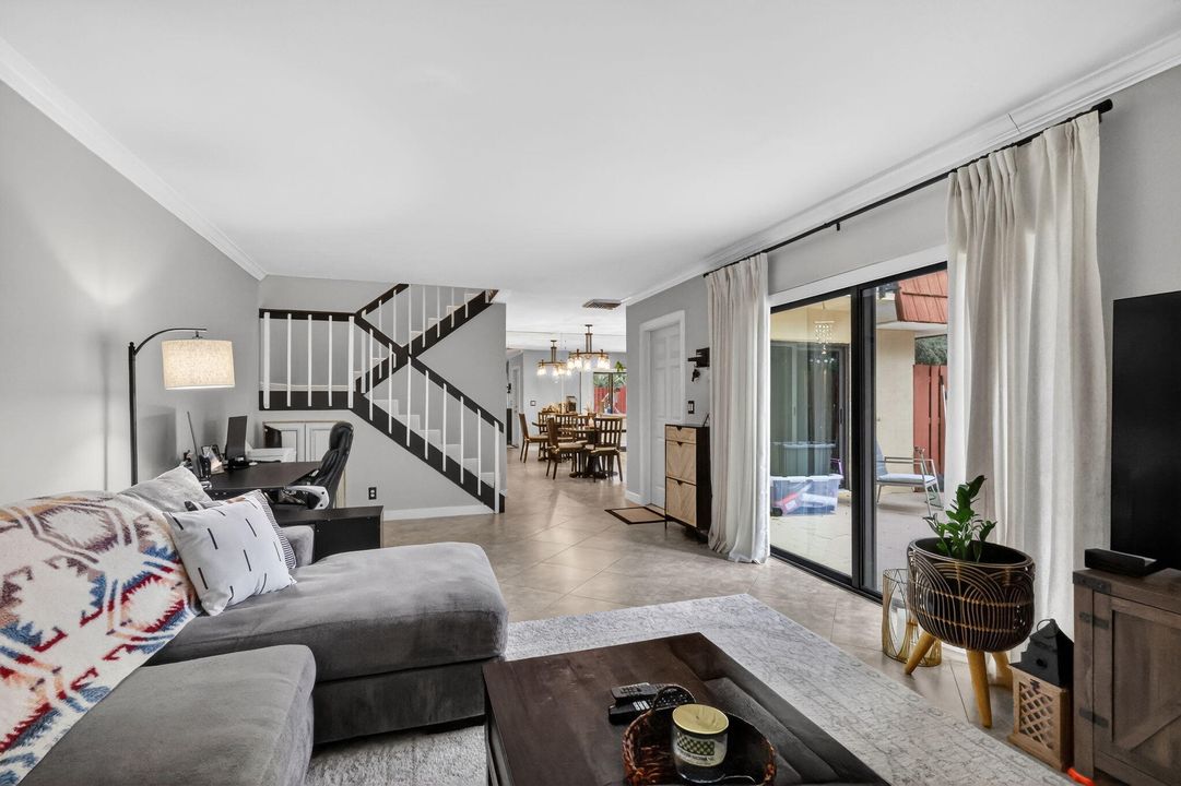 В аренду: $2,600 (2 спален, 2 ванн, 1288 Квадратных фут)