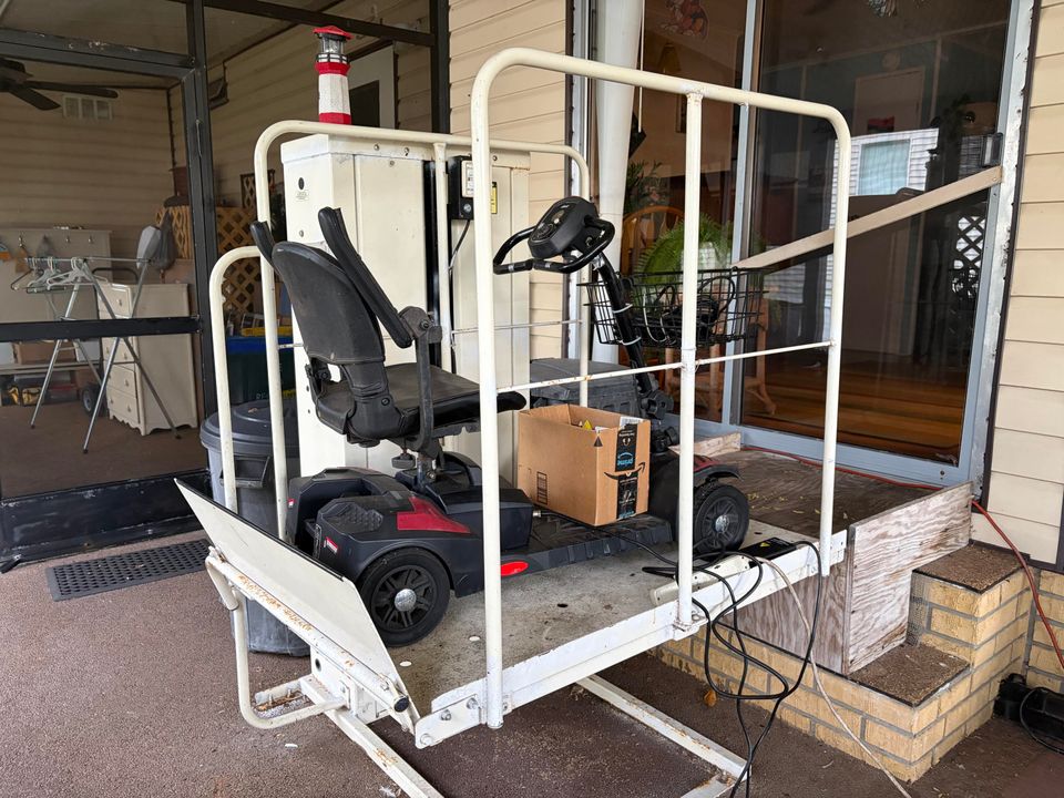 For Sale: $70,000 (2 beds, 2 baths, 1460 Square Feet)