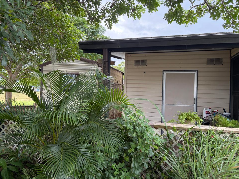 For Sale: $70,000 (2 beds, 2 baths, 1460 Square Feet)