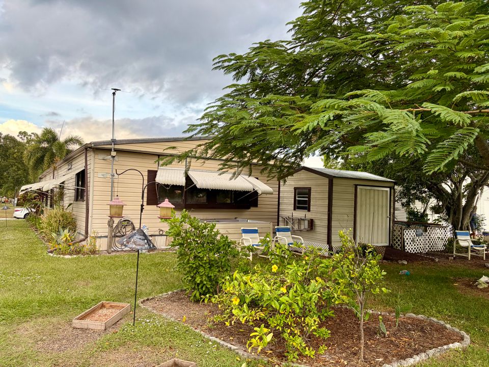 For Sale: $70,000 (2 beds, 2 baths, 1460 Square Feet)