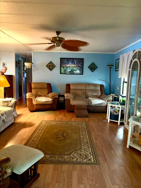 For Sale: $70,000 (2 beds, 2 baths, 1460 Square Feet)
