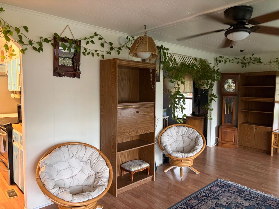 For Sale: $70,000 (2 beds, 2 baths, 1460 Square Feet)