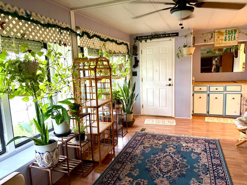 For Sale: $70,000 (2 beds, 2 baths, 1460 Square Feet)