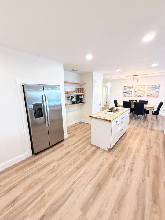 待售: $420,000 (3 贝兹, 2 浴室, 1950 平方英尺)