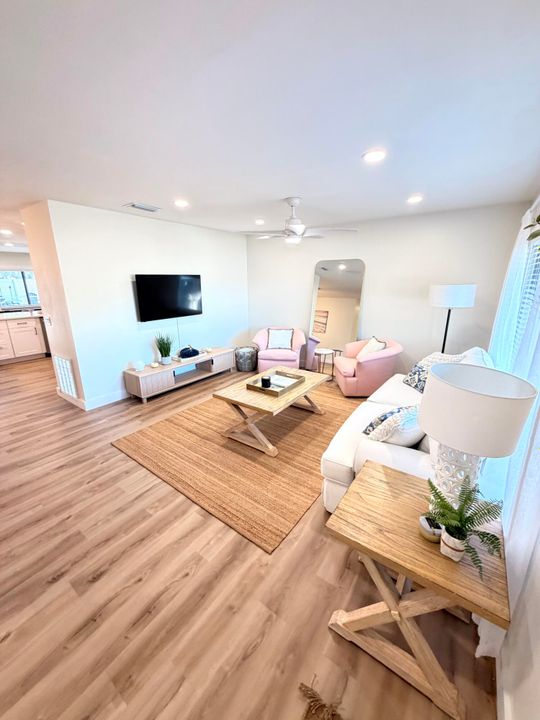 待售: $420,000 (3 贝兹, 2 浴室, 1950 平方英尺)