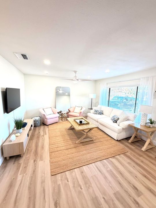 待售: $420,000 (3 贝兹, 2 浴室, 1950 平方英尺)