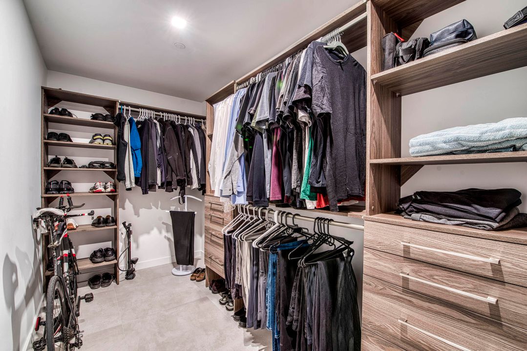 For Sale: $785,000 (3 beds, 2 baths, 1580 Square Feet)