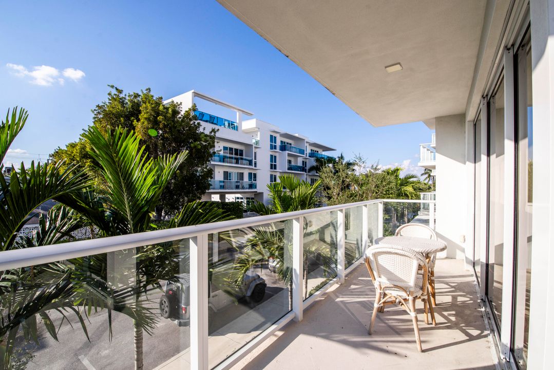 For Sale: $785,000 (3 beds, 2 baths, 1580 Square Feet)