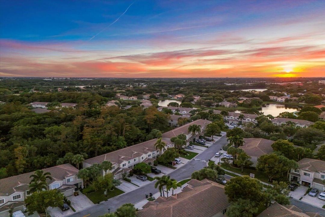 For Sale: $470,000 (3 beds, 2 baths, 1573 Square Feet)