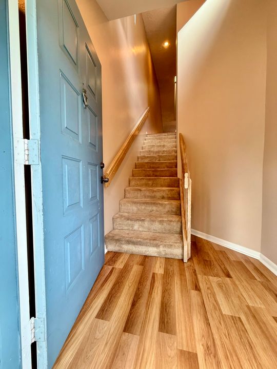 For Sale: $255,000 (3 beds, 2 baths, 1250 Square Feet)