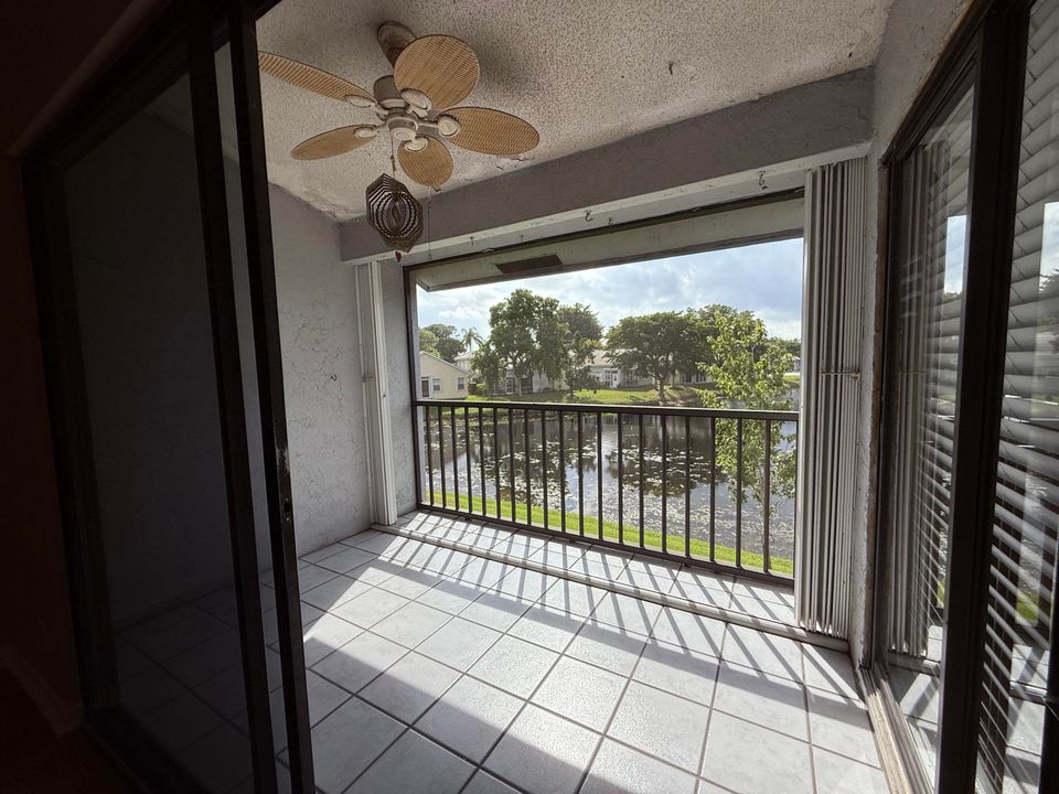 For Sale: $255,000 (3 beds, 2 baths, 1250 Square Feet)