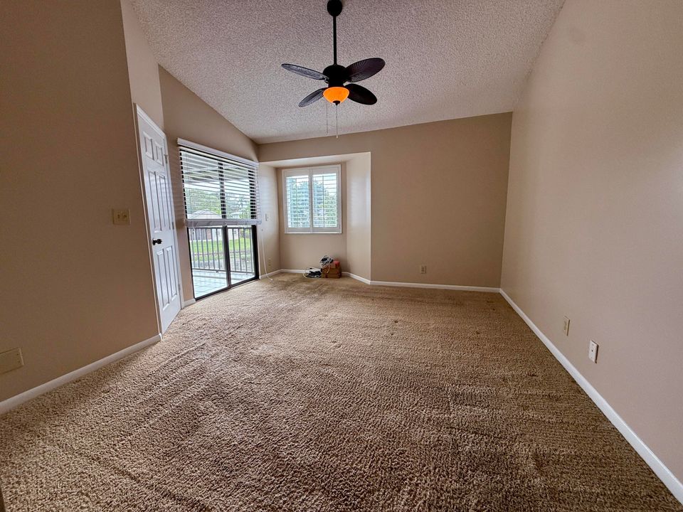 For Sale: $255,000 (3 beds, 2 baths, 1250 Square Feet)