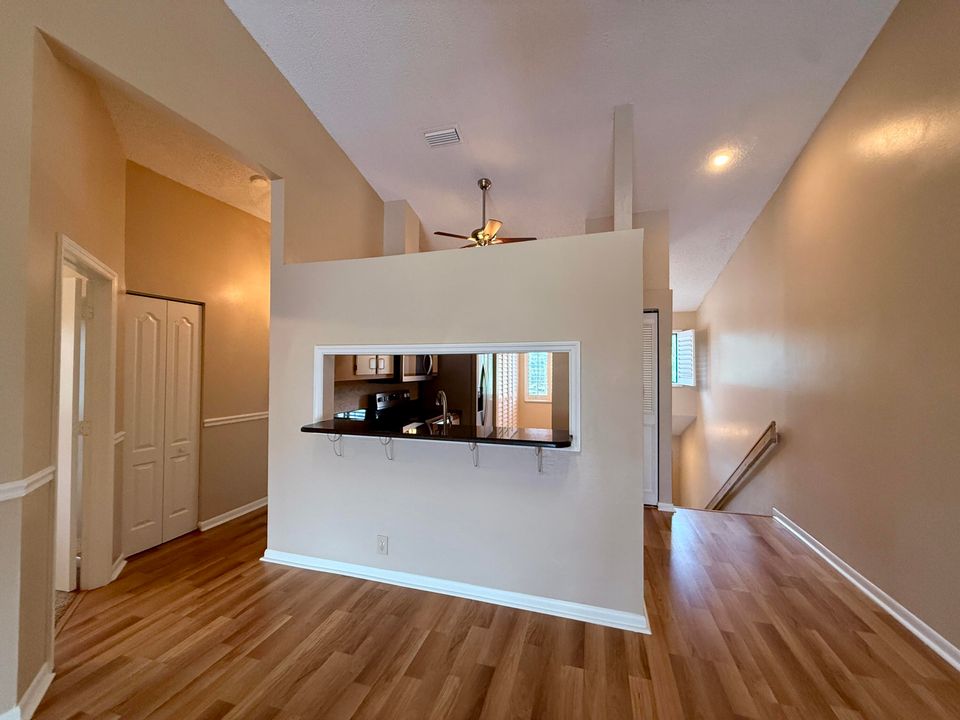 For Sale: $255,000 (3 beds, 2 baths, 1250 Square Feet)