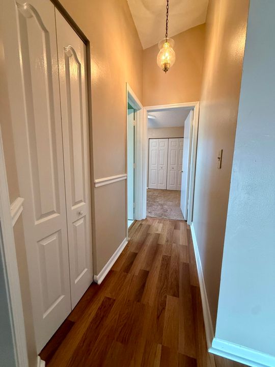 For Sale: $255,000 (3 beds, 2 baths, 1250 Square Feet)