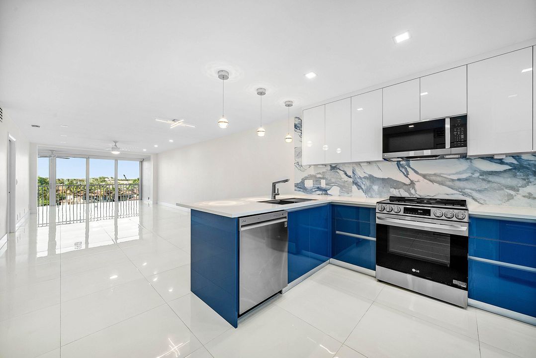 待售: $665,000 (2 贝兹, 2 浴室, 1166 平方英尺)