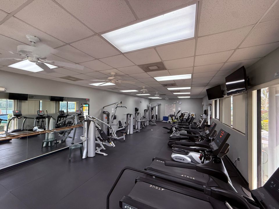 For Sale: $255,000 (3 beds, 2 baths, 1250 Square Feet)