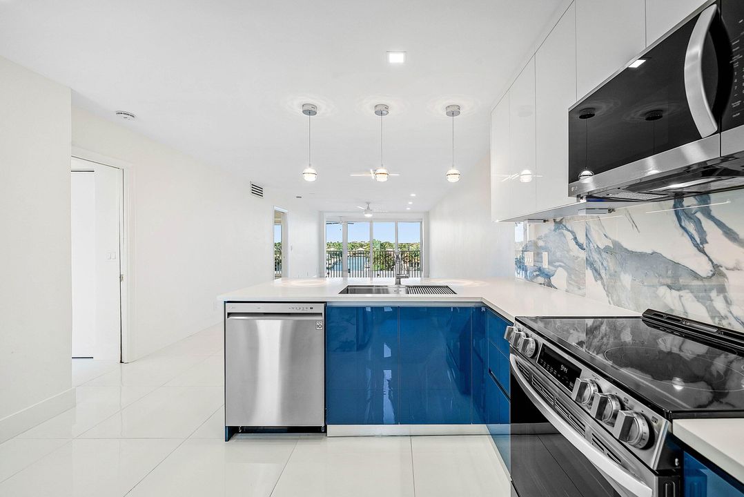 待售: $665,000 (2 贝兹, 2 浴室, 1166 平方英尺)