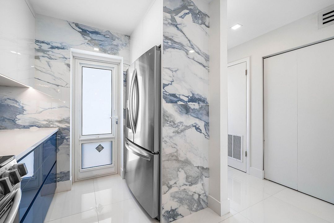 待售: $665,000 (2 贝兹, 2 浴室, 1166 平方英尺)