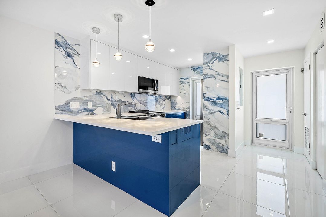 待售: $665,000 (2 贝兹, 2 浴室, 1166 平方英尺)