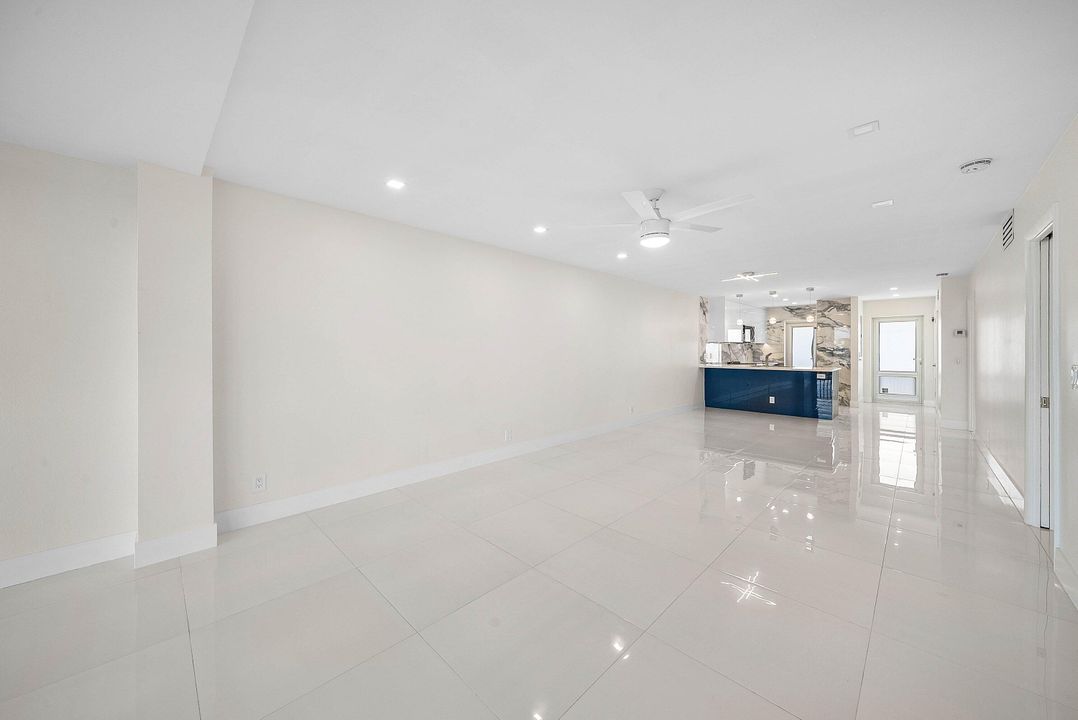 待售: $665,000 (2 贝兹, 2 浴室, 1166 平方英尺)