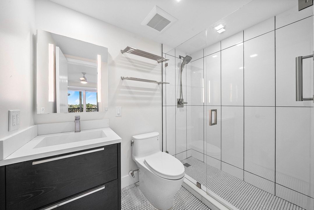 待售: $665,000 (2 贝兹, 2 浴室, 1166 平方英尺)