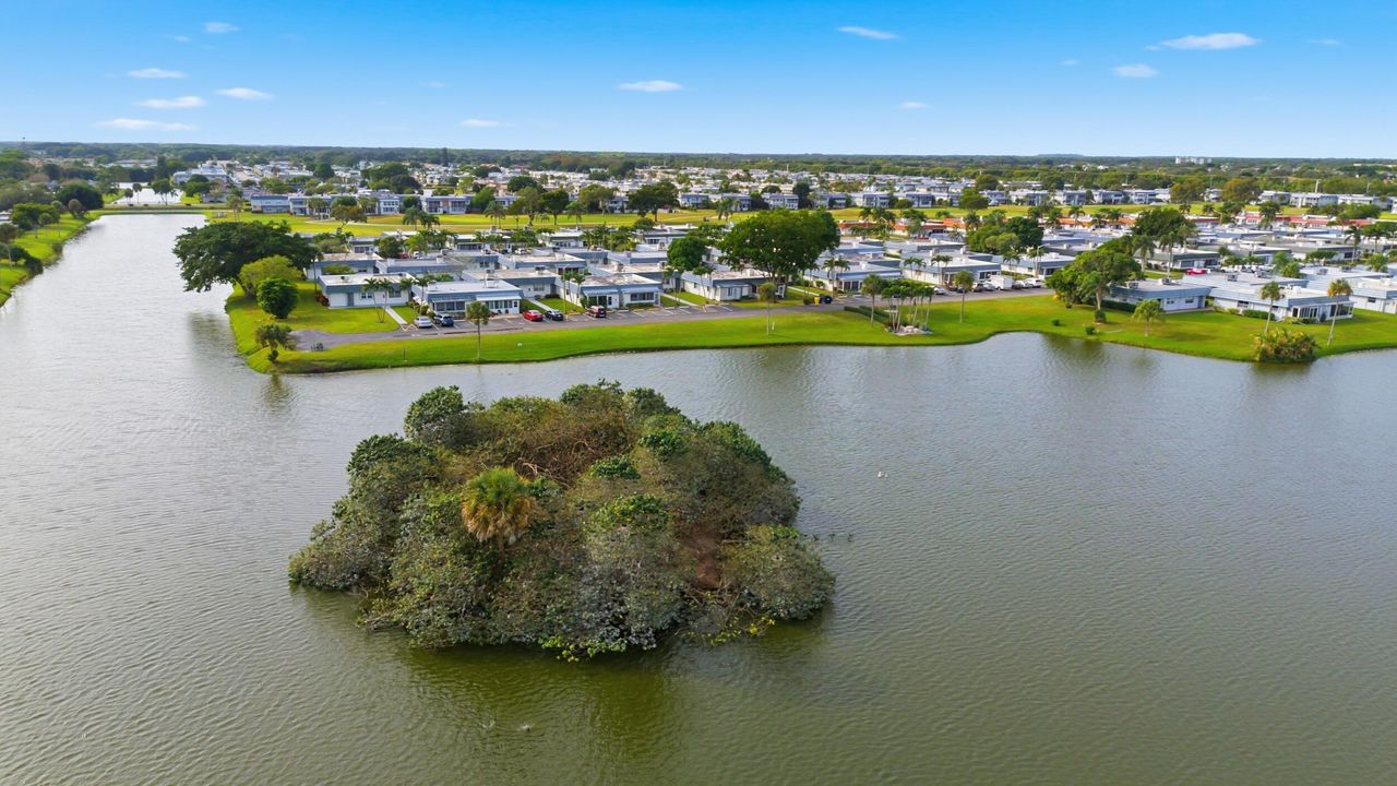 待售: $99,000 (1 贝兹, 1 浴室, 720 平方英尺)