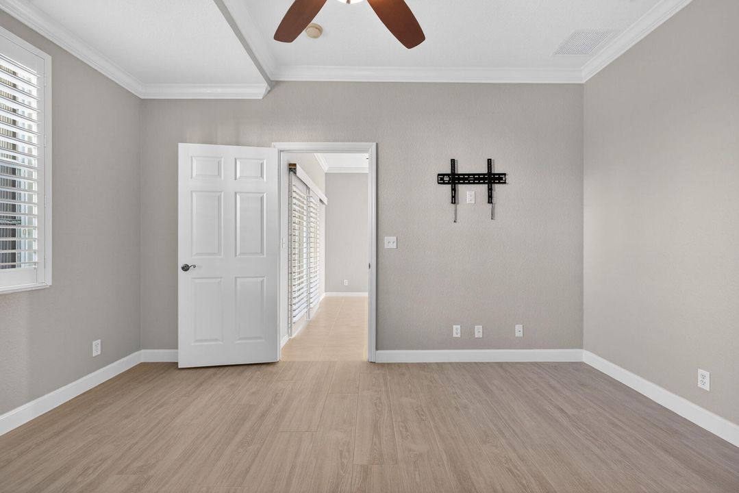 For Sale: $374,990 (3 beds, 2 baths, 1210 Square Feet)