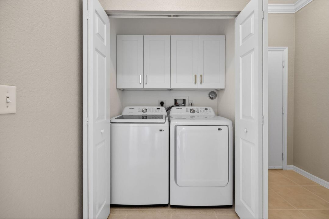 For Sale: $374,990 (3 beds, 2 baths, 1210 Square Feet)