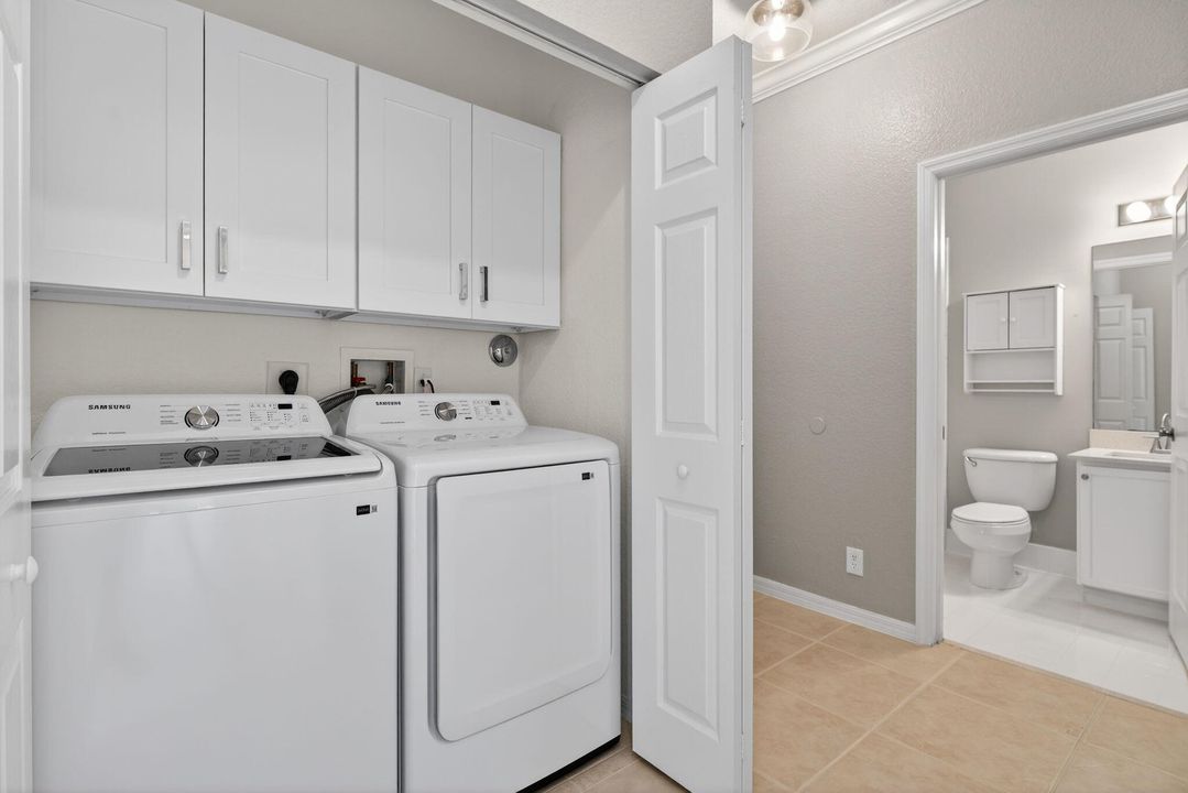 For Sale: $374,990 (3 beds, 2 baths, 1210 Square Feet)