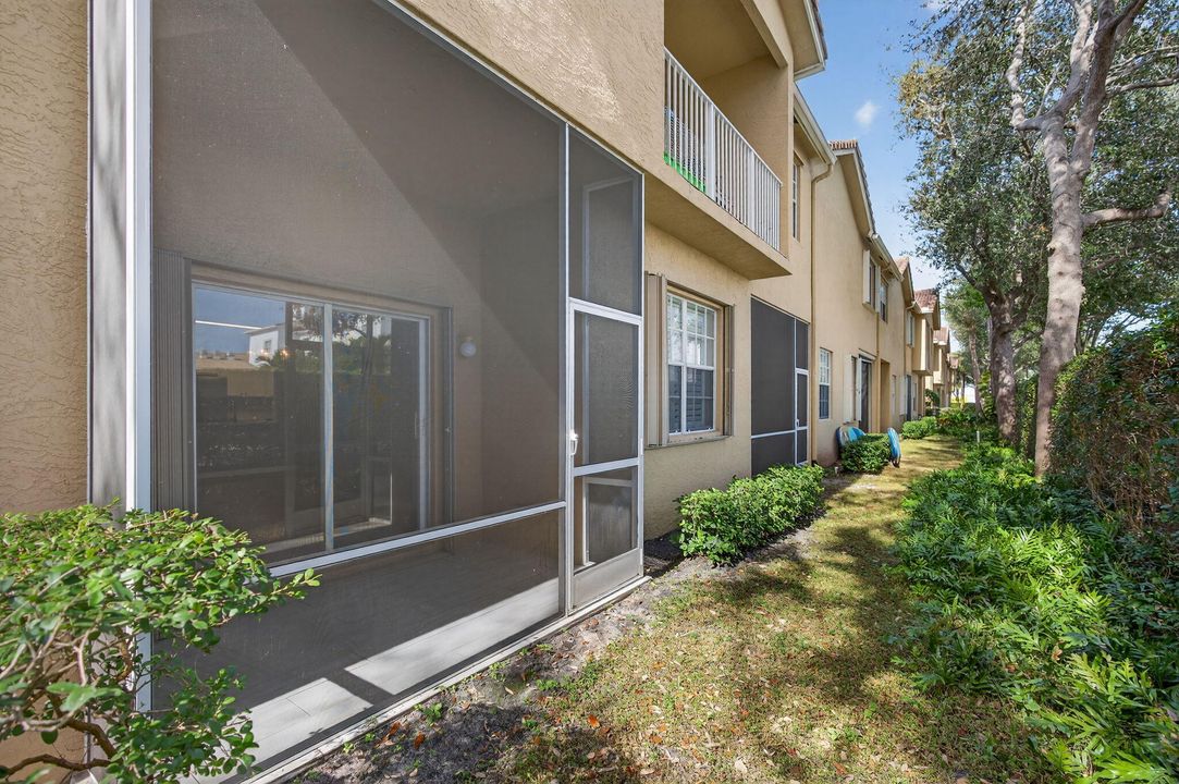 For Sale: $374,990 (3 beds, 2 baths, 1210 Square Feet)