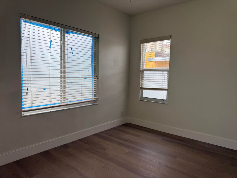 For Rent: $3,200 (3 beds, 2 baths, 1400 Square Feet)