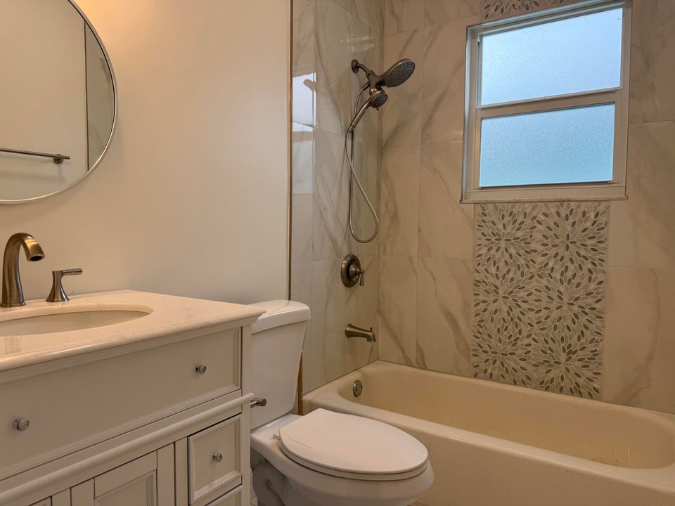 For Rent: $3,200 (3 beds, 2 baths, 1400 Square Feet)