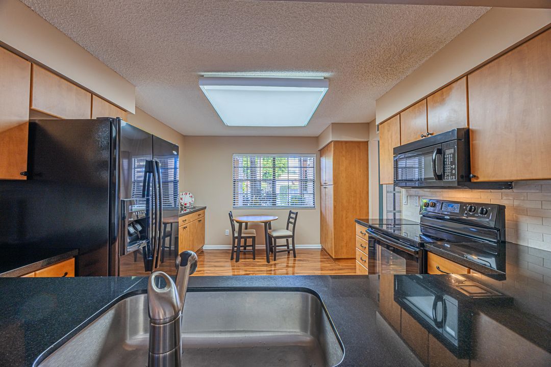 En Venta: $295,000 (2 camas, 2 baños, 1419 Pies cuadrados)