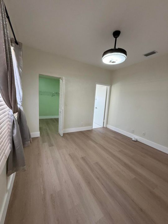 For Rent: $3,200 (3 beds, 2 baths, 1400 Square Feet)